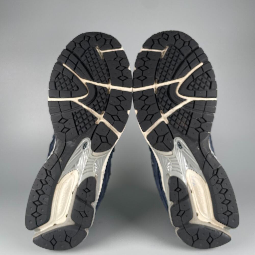 New Balance 2002R Men's 9.5 D Protection Pack Dark Navy Running Sneakers Casual - Picture 4 of 9